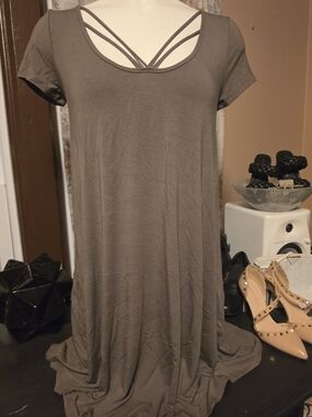 Hollister Short-Sleeve Strappy-Back Midi Dress